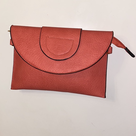 2 in 1 Purse. Coral with Bow. Gold Hardware. Straps included. Ruby Collection. - Picture 8 of 10